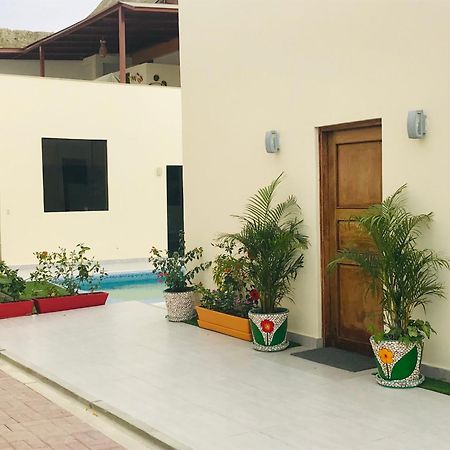 Matices Del Mar En Canoas Canoas de Punta Sal Exterior photo